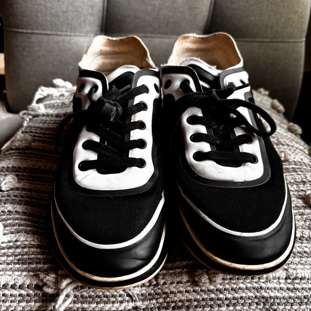 CHANEL Black and White Sneakers - Picture 5 of 10